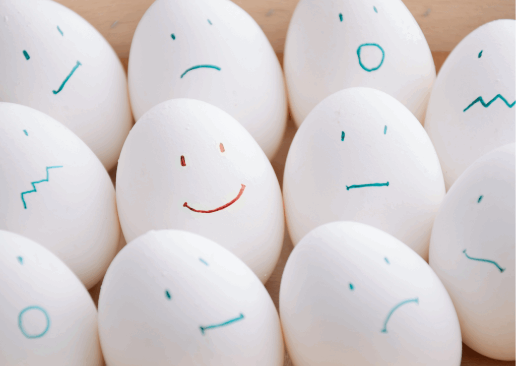 différentes émotions représentées sur des oeufs